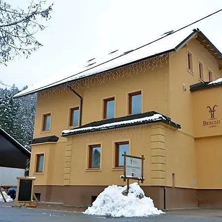 House Berghi I & Ii 크라니스카고라