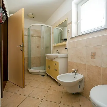 호텔 House Berghi I & Ii 3*