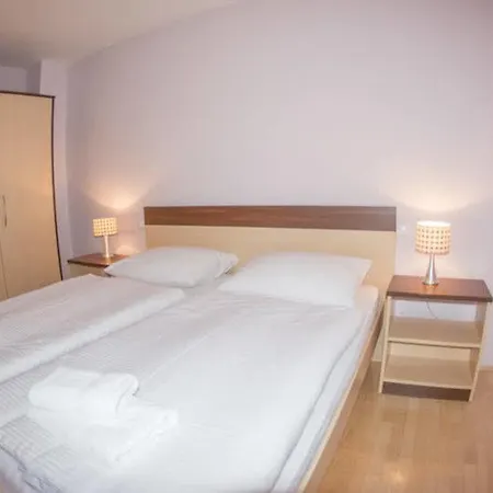 House Berghi I & Ii Отель 3*